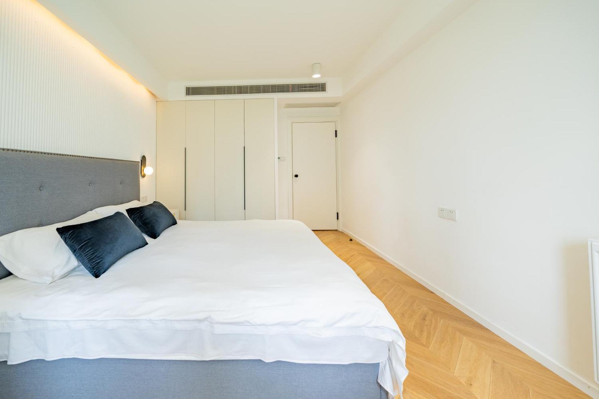 Moli B&b-nanjing West Road 3-bedrooms With Elevator 3 King-size Beds 2 Bathrooms 1bathtub Ment Near The Subway Apartment