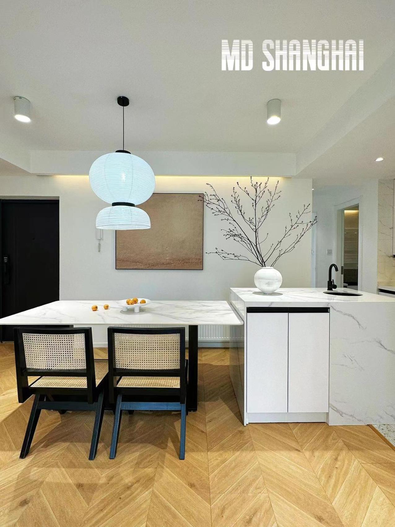 Apartment Moli B&b-nanjing West Road 3-bedrooms With Elevator 3 King-size Beds 2 Bathrooms 1bathtub Ment Near The Subway Shanghai