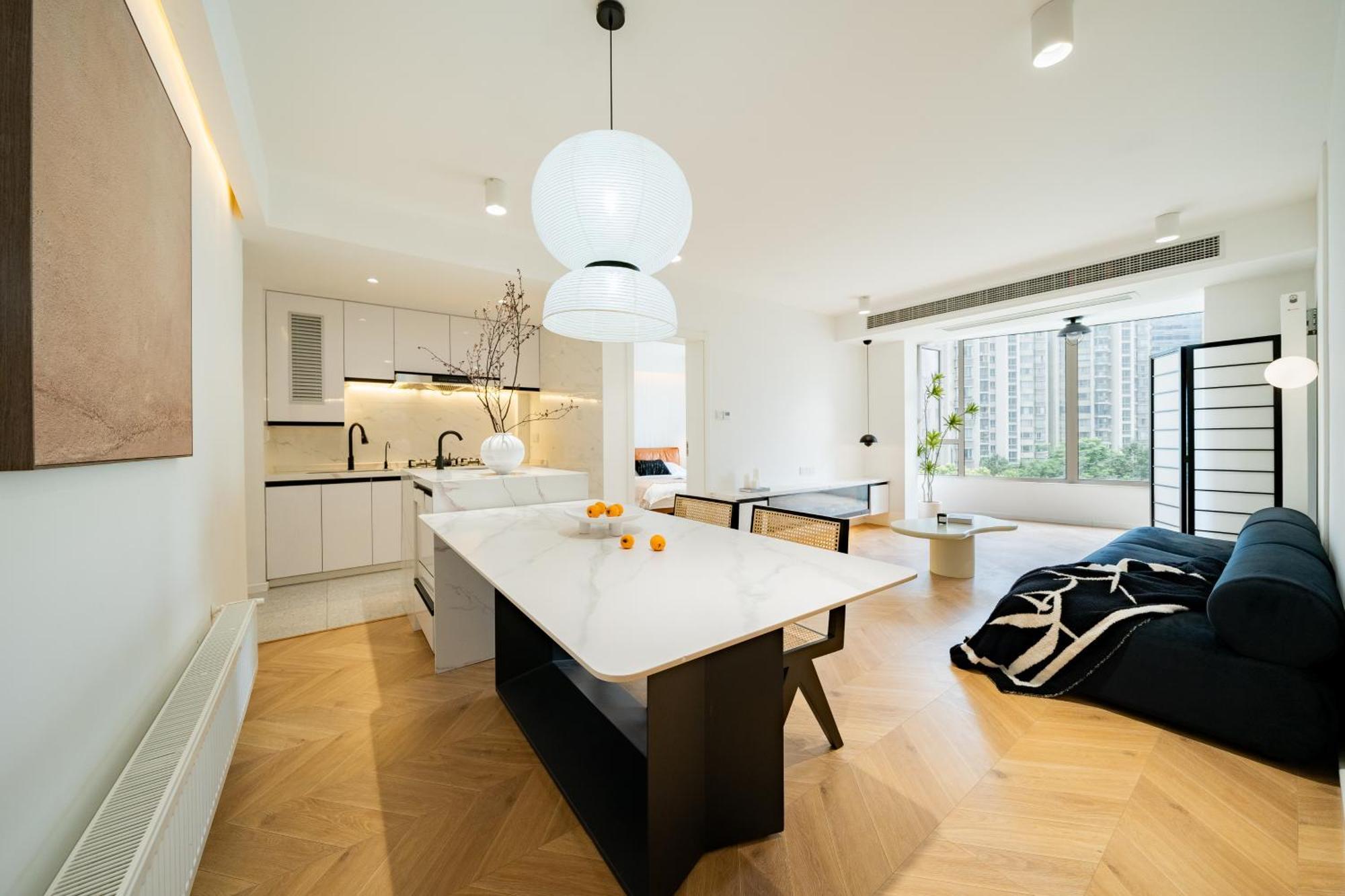 Apartment Moli B&b-nanjing West Road 3-bedrooms With Elevator 3 King-size Beds 2 Bathrooms 1bathtub Ment Near The Subway Shanghai