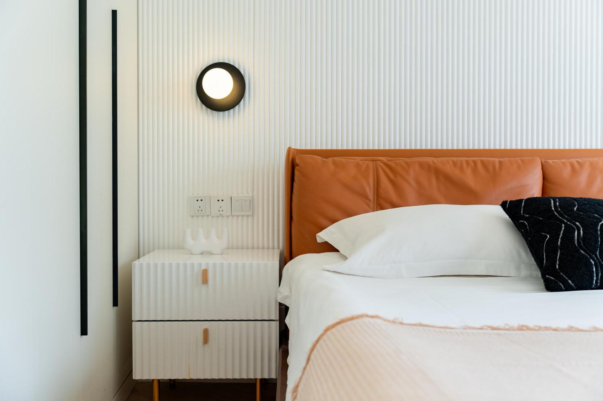 Moli B&b-nanjing West Road 3-bedrooms With Elevator 3 King-size Beds 2 Bathrooms 1bathtub Ment Near The Subway