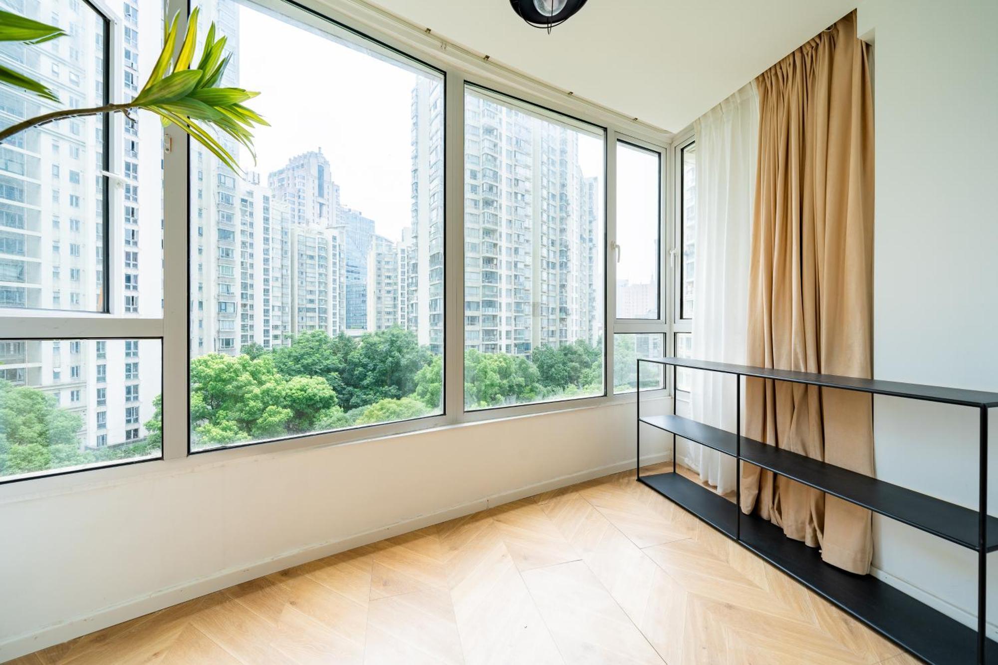 Moli B&b-nanjing West Road 3-bedrooms With Elevator 3 King-size Beds 2 Bathrooms 1bathtub Ment Near The Subway *