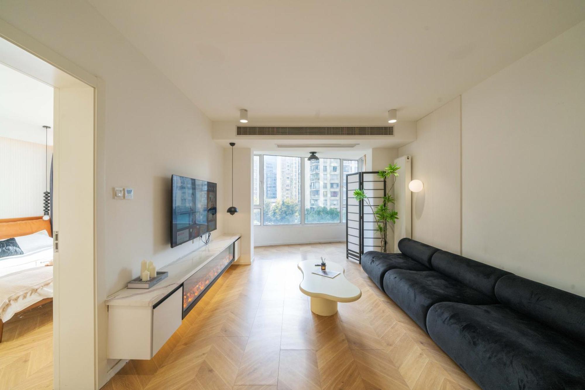 Moli B&b-nanjing West Road 3-bedrooms With Elevator 3 King-size Beds 2 Bathrooms 1bathtub Ment Near The Subway Apartment