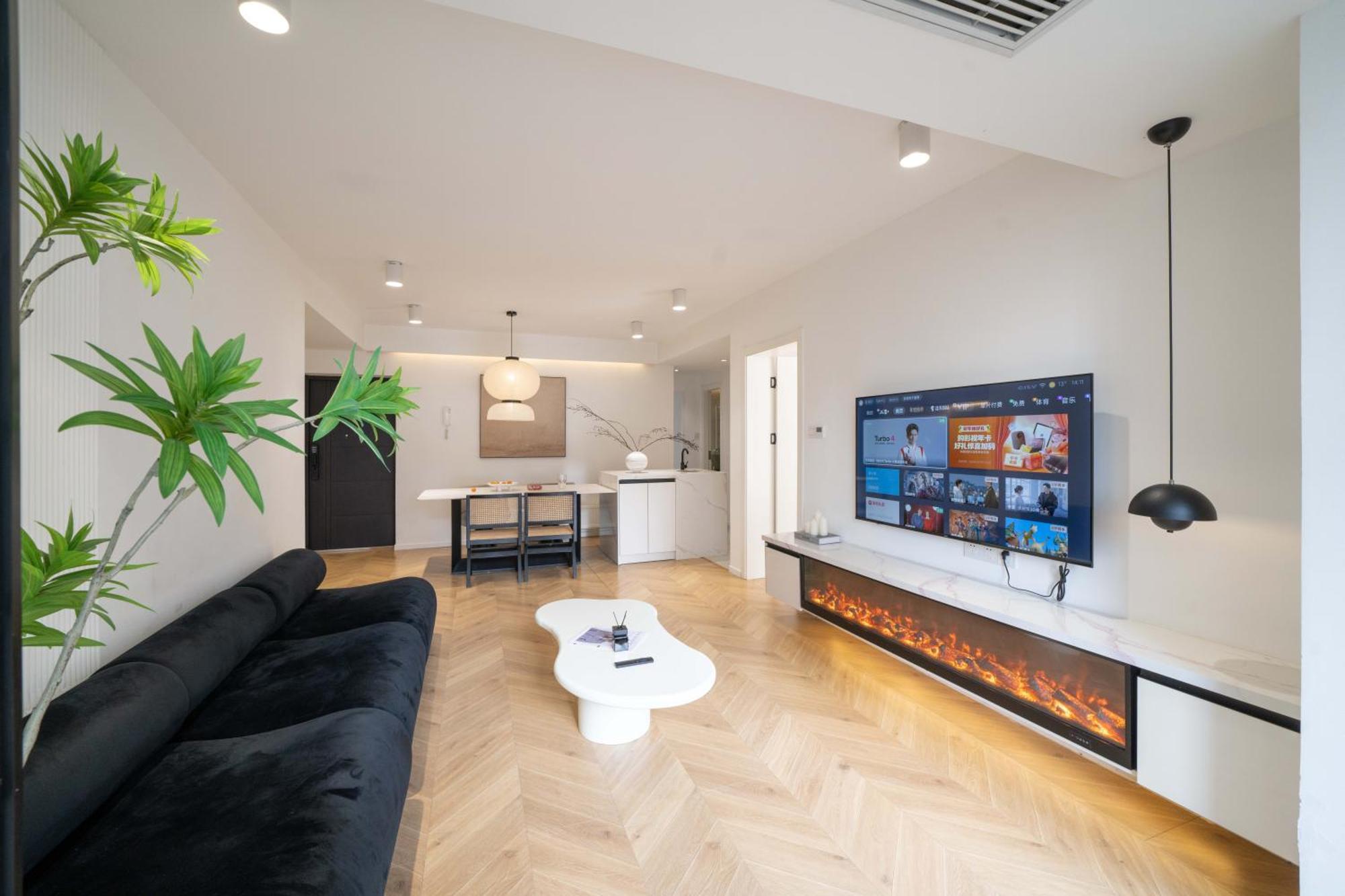 Moli B&b-nanjing West Road 3-bedrooms With Elevator 3 King-size Beds 2 Bathrooms 1bathtub Ment Near The Subway Apartment *